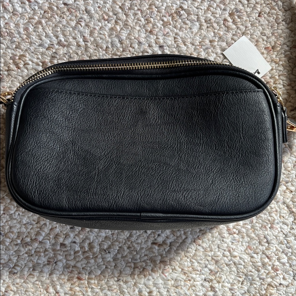 New! Black Crossbody travel purse - Picture 4 of 9